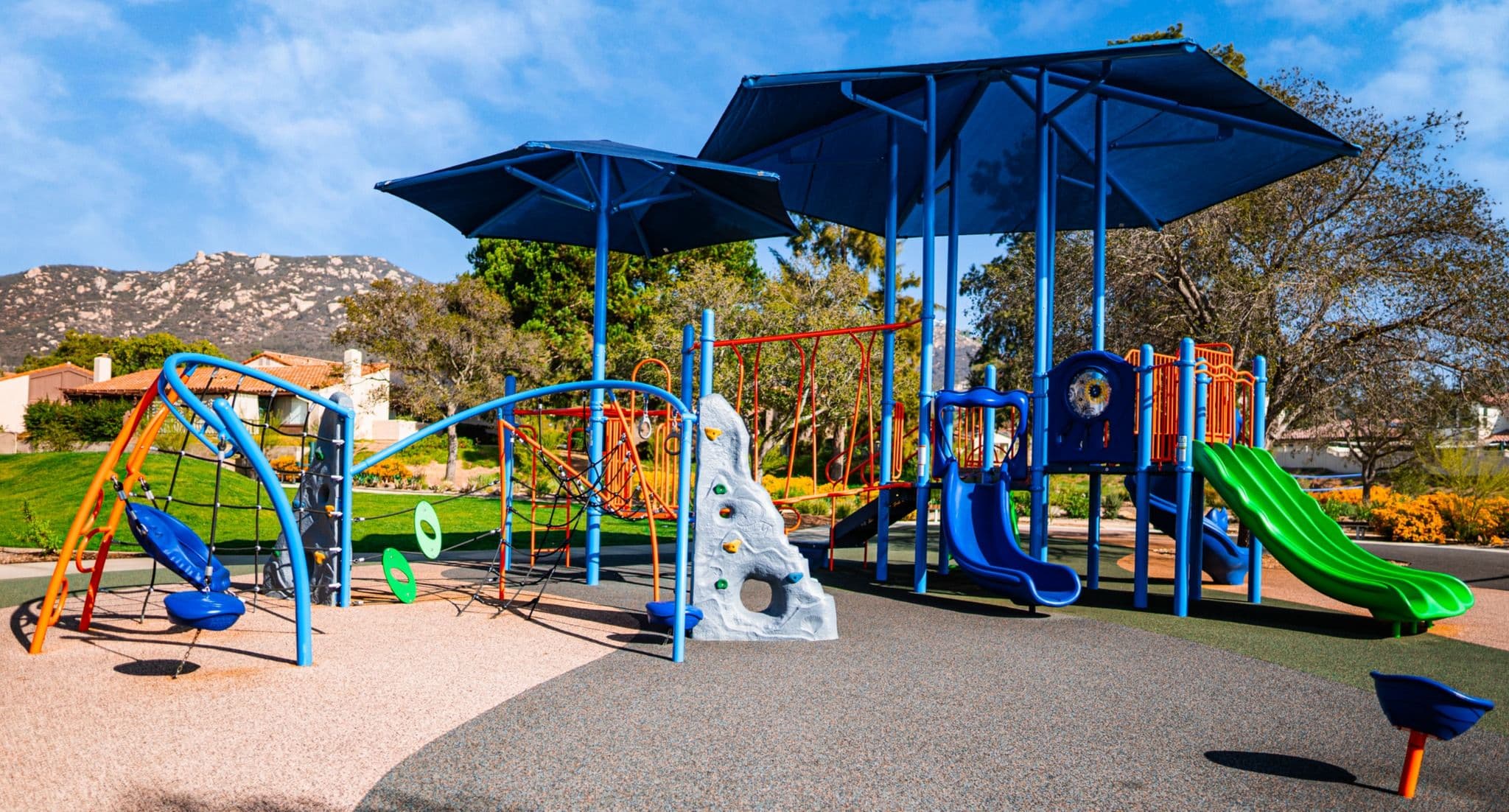Get to know the accessories that a playground can have: Expanding the gaming experience